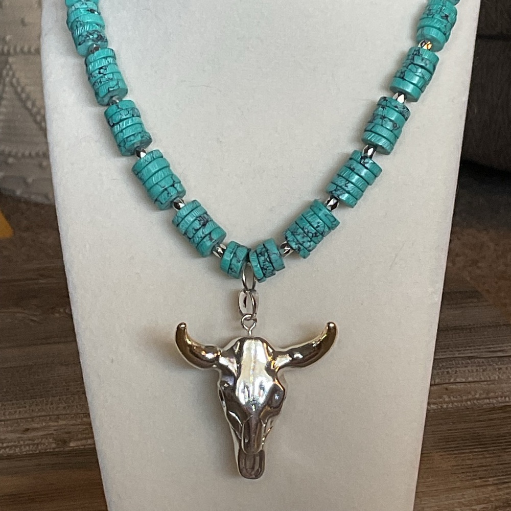 TURQUOISE BEADED NECKLACE WITH STEER HEAD